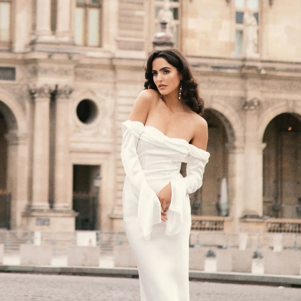 MESHKI GISELLE
Off Shoulder Cowl Neck Maxi Dress - White